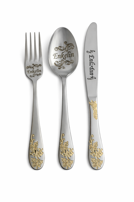 Besteckset „Enkelin“ – 3-teiliges Geschenkset aus Edelstahl mit Golddekor
